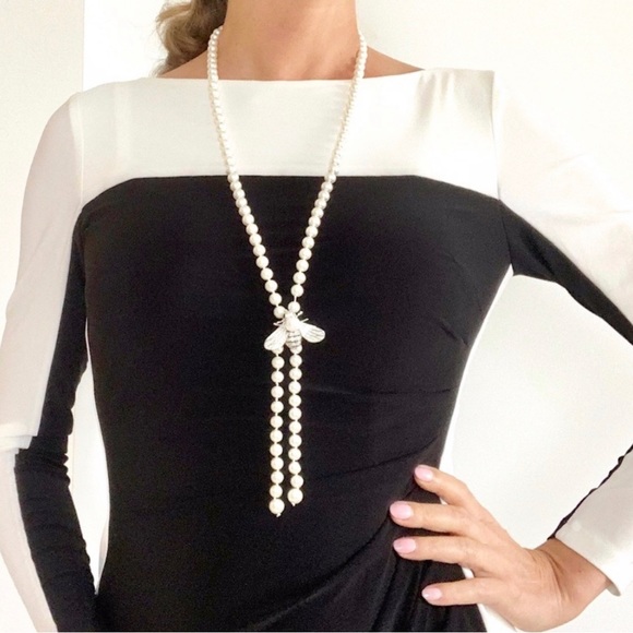 NWT AMRITA SINGH PEARL & CZ BEE NECKLACE - Picture 2 of 9